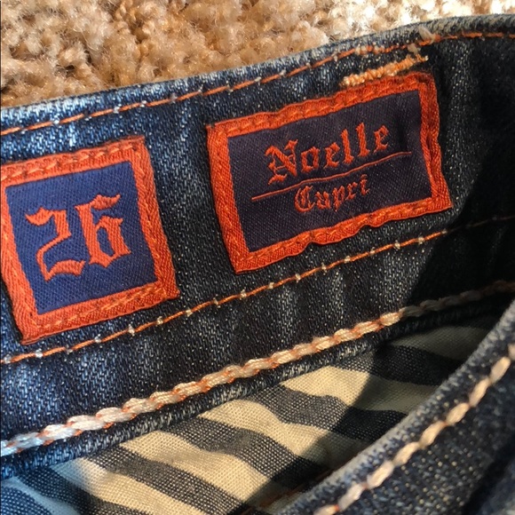 Rock Revival Noelle Capri - Picture 3 of 7